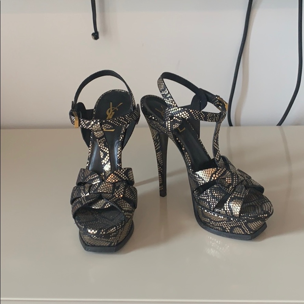 Saint Laurent Tribute Pumps